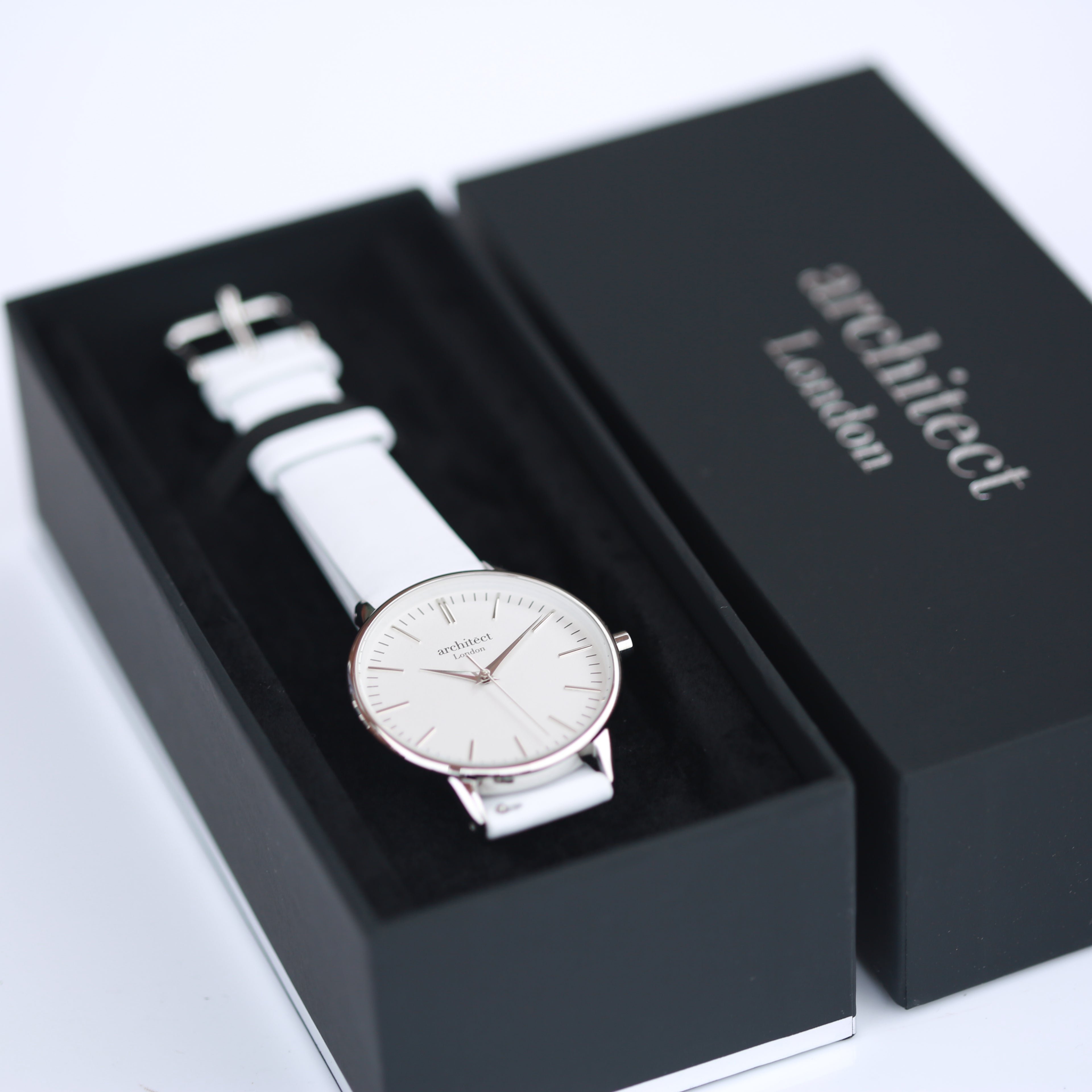 Ladies Architēct Blanc Silver Bezel - Modern Font Engraving + White Strap