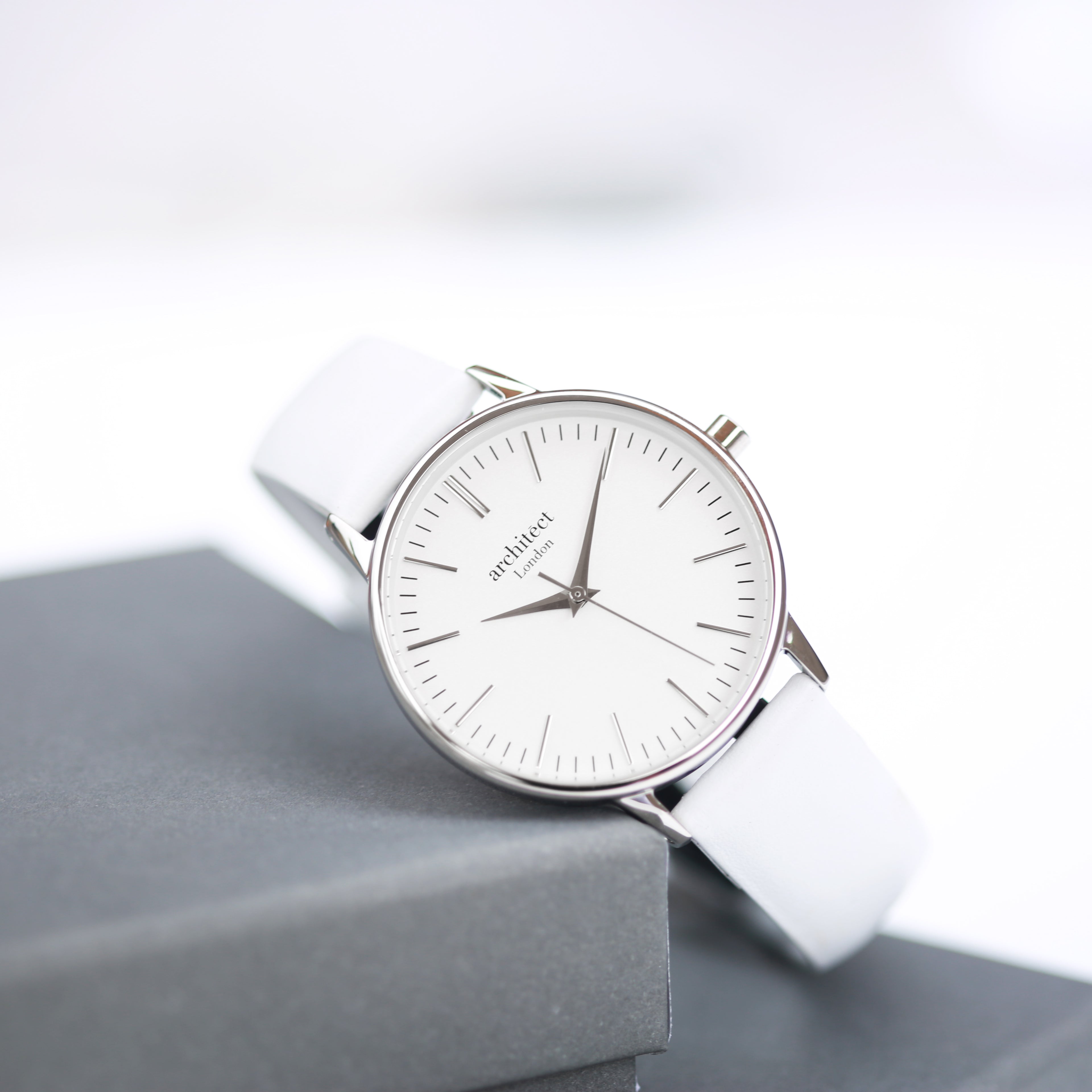 Ladies Architēct Blanc Silver Bezel - Modern Font Engraving + White Strap